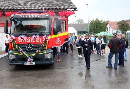 PREVZEM AVTOCISTERNE PGD UNEC 35 FOTO LJUBO VUKELIČ